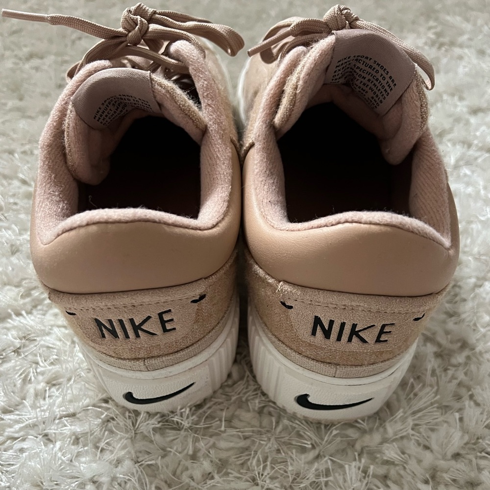 Nike Women's Tan and Black Legacy Lift Sneakers- NWOT - Picture 6 of 7